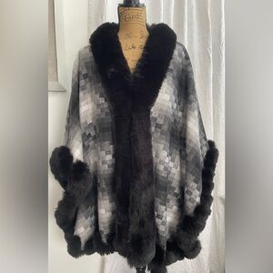Melanie Lyne Luxe Faux Mink Fur Cape Shawl Wrap Poncho Geometric Pattern O/S